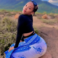 Awino/Pegging/blowjob/video/squirt/deep